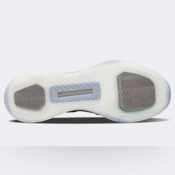 Athletic_Shoes